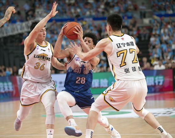 大连一方锻炼实力，备战国际篮球赛事的简单介绍